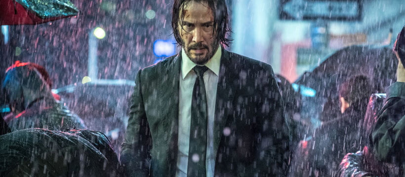 John Wick caminhando na chuva - O tempo esta quase acabando