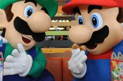 Mario e amigos chegam ao McLanche Feliz com brinquedos de Mario Kart 8